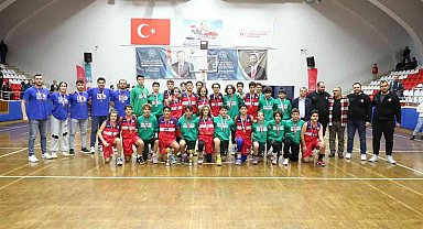Basketbol U14 Erkekler İl Birinciliği müsabakaları sona erdi