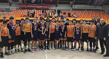 Basketbol U14 Mahalli Lig'de şampiyonlar belli oldu