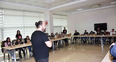 Batman'da 600 öğrenci kampta topraksız tarım yapıyor