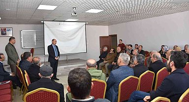 Batman'da köy ve mahalle muhtarlarına eğitim verildi