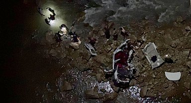 Batman'da otomobil köprüden uçtu: 2 ölü, 1 yaralı