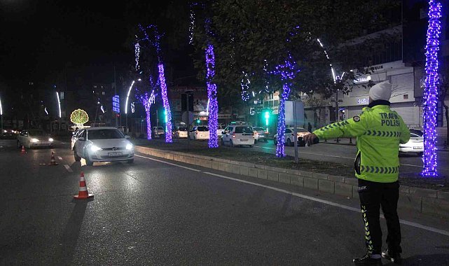 Batman'da polis ekipleri yılbaşı denetiminde