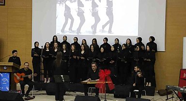 Bayburt'ta "Şarkılar Bizi Söyler Biz de Şarkı Söyleriz" Türk sanat müziği konseri