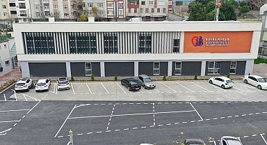 Bayrampaşa'ya yeni yüzme havuzu