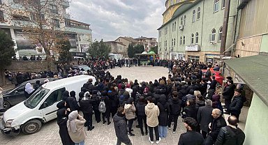 Beşinci kattan boş havuza düşen öğretmen, son yolculuğuna uğurlandı