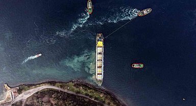 Beykoz'da karaya oturan gemi kurtarıldıktan sonra Büyükdere'ye çekildi