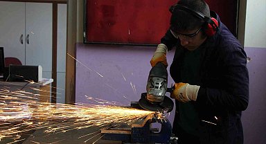 Bingöl'de meslek liseleri fabrika gibi çalışıyor: 2022 yılında 9,5 milyon lira ciro yaptılar