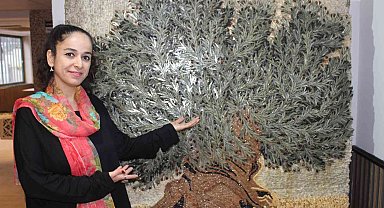 Bir ton ağırlığında, 500 bin taşla 3 boyutlu zeytin ağacı mozaiği yaptı