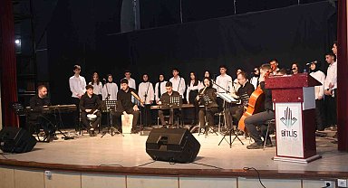 Bitlis'te "Şarkılar Bizi Söyler, Biz De Şarkı Söyleriz" konseri