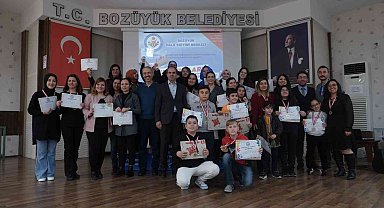 Bozüyük'te Akıl Oyunları Şampiyonası'nda dereceye girenler ödüllerini aldı