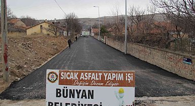 Bünyan'da asfaltlama çalışmaları sürüyor