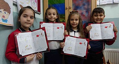 Burdur'da öğrencilerin karne sevinci