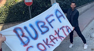 Burhaniye'de üniversiteli öğrenciler sokakta hurda ve çöp topladı