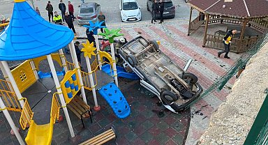 Bursa'da çocuk parkında faciadan dönüldü