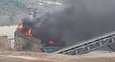 Bursa'da geri dönüşüm tesisinde korkutan yangın