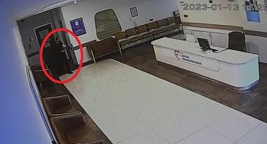 Bursa'da hava soğuk diye hastanede kalan evsiz şahıs, bilgisayarları çaldı