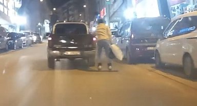 Bursa'da patenli gencin tehlikeli yolculuğu kameraya yansıdı