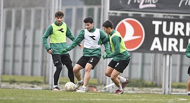 Bursaspor topa sahip olma çalışması yaptı