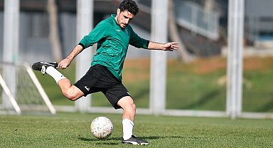 Bursaspor'da Özer Hurmacı sakatlandı