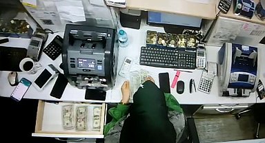 Çalıştığı para transfer merkezinde tırnakçılık yöntemiyle 11 milyon vurgun yaptı