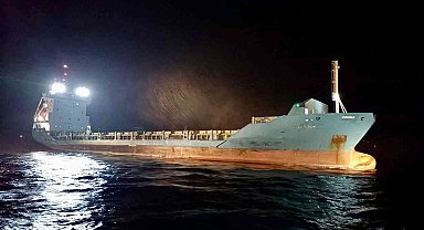 Çanakkale Boğazı'nda kargo gemisi makine arızası yaptı