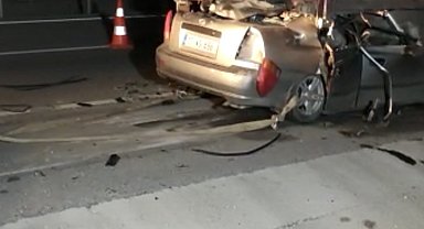 Çanakkale'de TIR'ın altına giren otomobilin sürücüsü hayatını kaybetti