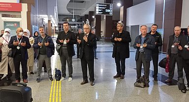 Çanakkale'de umre yolcuları dualarla uğurlandı