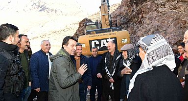 Çatak'ta araç yolu olmayan yaylaya yeni yol yapılıyor