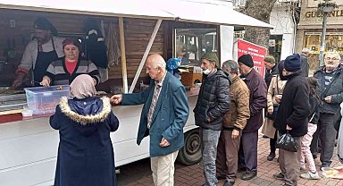 Çaycuma'da şehitler anısına lokma dağıtıldı