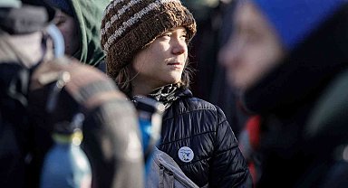 Çevre aktivisti Greta Thunberg maden bölgesinden yaka paça uzaklaştırıldı