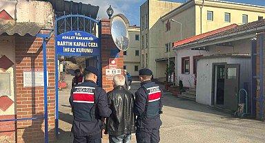 Çocuğa cinsel istismar şüphelisi jandarmadan kaçamadı