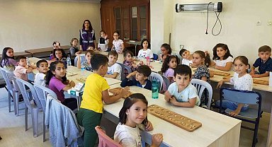 Çocuklar akıl ve zeka oyunlarıyla öğreniyor