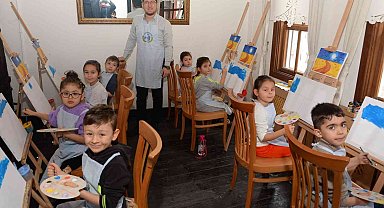 Çocuklar Sanatevi'nde rengarenk bir gün geçirdi