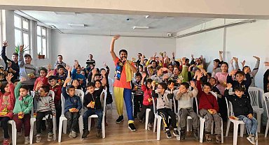 Çocuklara ilk karne hediyesi Emet Belediyesinden