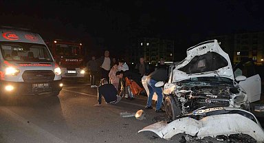 Çorlu'da iki otomobil kafa kafaya çarpıştı: 1 ölü, 3 yaralı