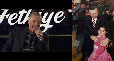 Cumhurbaşkanı Erdoğan'a genç kızdan 21 yıllık fotoğraf sürprizi