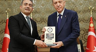 Cumhurbaşkanı Erdoğan'dan Şanlıurfa'daki iki televizyona ödül