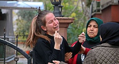 Dedesinin öldüğü haberini alan genç kız gözyaşlarına boğuldu