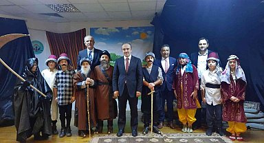 Deli Dumrul hikâyesini çocuklar sahneledi
