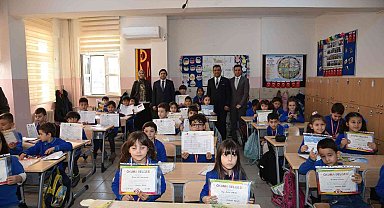 Denizli'de 188 bin öğrenci karne heyecanı yaşadı