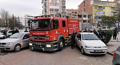 Depoda çıkan yangın itfaiye ve vatandaş seferberliğiyle söndürüldü