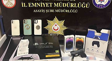 Dikkat dağıtarak binlerce liralık cep telefonunu çaldı
