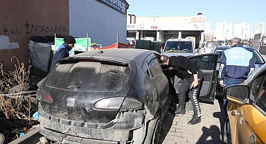 Diyarbakır'da çevre kirliliğine yol açan hurda araçlar çekildi