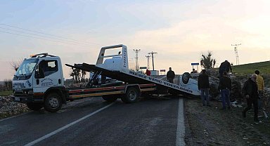 Diyarbakır'da kontrolden çıkan otomobil takla attı: 1 yaralı