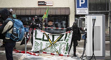 Dünya Ekonomik Forumu, Davos'ta protesto edildi