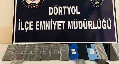 Durdurulan şahsın üzerinden 16 adet kaçak cep telefonu çıktı