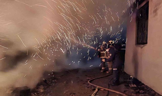 Dursunbey'de yangın: 1 kişi yanarak öldü