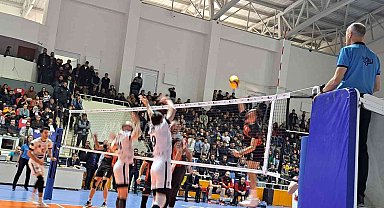 Efeler Ligi: TÜRŞAD: 0 - Ziraat Bankkart: 3