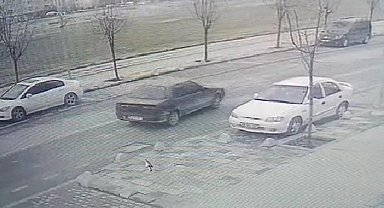 El freni çekilmeyi unutulan araç paniğe neden oldu
