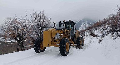 Elazığ'da 84 köy yolu ulaşıma kapandı